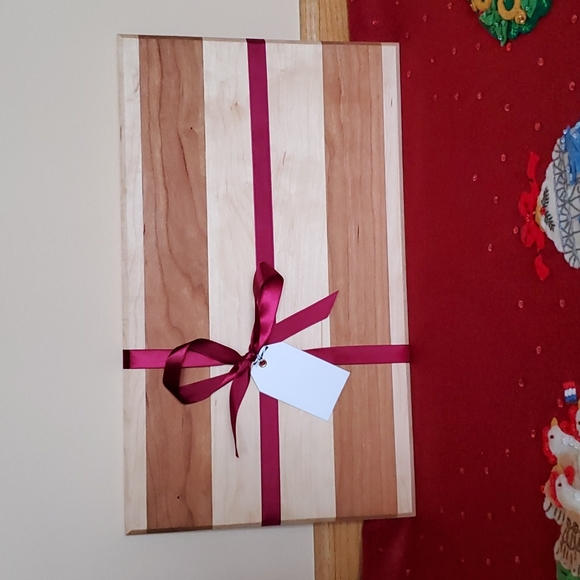 NWT Handcrafted Charcuterie Cutting Board, Cherry & Maple, High End, Quality - Picture 10 of 10